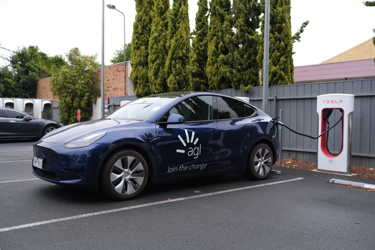 agl_image_ev_tesla_charging